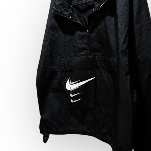 Nike Swoosh Run Half-Zip Womens Jacket Black/White - Picture 3 of 4